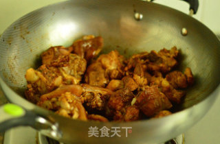 鹌鹑蛋炖猪蹄的做法步骤：6