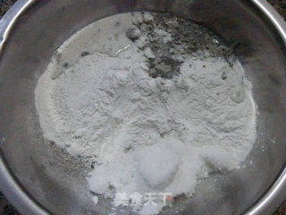 香煎芝麻糊糯米饼的做法步骤：4