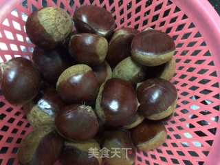 蒸板栗的做法步骤：1
