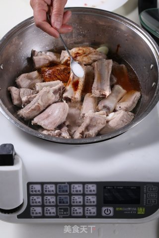 糖醋排骨—捷赛年夜饭的做法步骤：2
