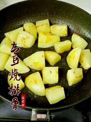 土豆烧排骨的做法步骤：4