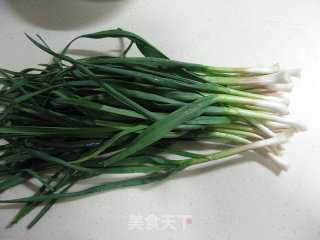 青蒜炒豆干的做法步骤：2
