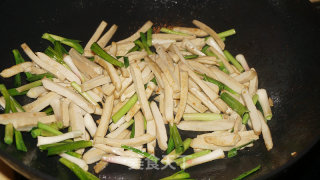 青蒜炒豆干的做法步骤：6