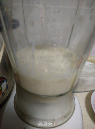 香蕉奶昔的做法步骤：4