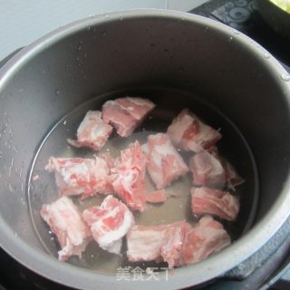 清水排骨汤---原汁原味的做法步骤：3