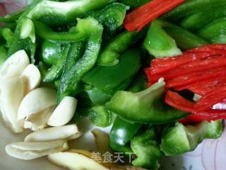 青椒牛肉的做法步骤：2