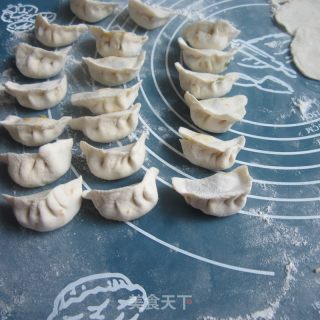 莴笋鱼泥饺子的做法步骤：10