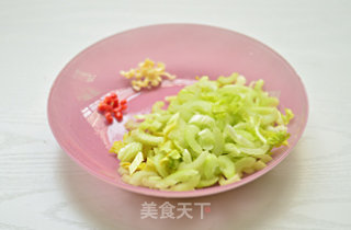 芹香牛肉的做法步骤：4