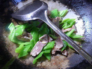 尖椒炒羊肉的做法步骤：6