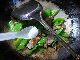 尖椒炒羊肉的做法步骤：9
