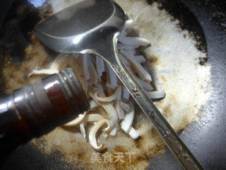 茶树菇炒墨鱼鲞的做法步骤：6