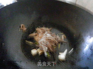 花菜炒平菇的做法步骤：3