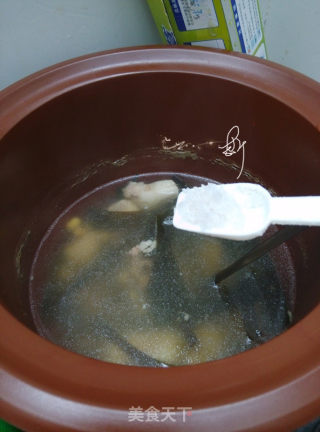 海带黄豆猪尾汤的做法步骤：6