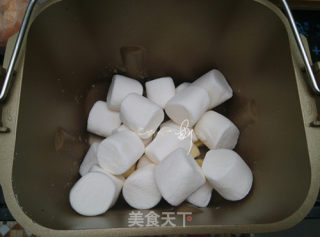 黑加仑花生牛轧糖的做法步骤：3