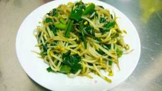 菠菜炒绿豆芽的做法步骤：5