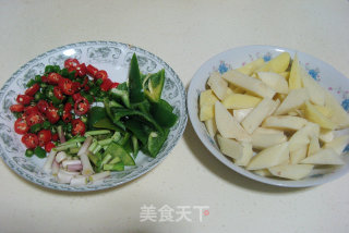 砂锅土豆火腿肠的做法步骤：5