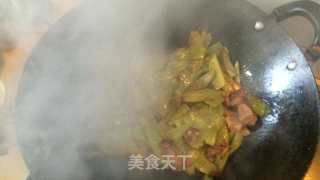 老腊肉炒莴笋的做法步骤：4