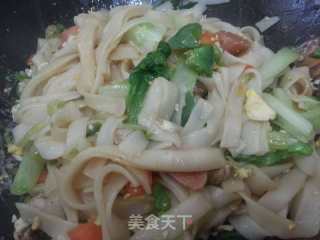 香肠炒河粉的做法步骤：10