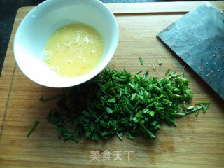 韭菜蛋炒饭的做法步骤：2