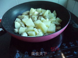 土豆咖喱盖烧饭的做法步骤：5