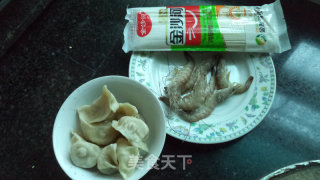 虾味饺子面的做法步骤：1