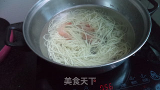 虾味饺子面的做法步骤：4