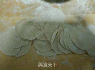 猪肉鲜虾白菜饺子的做法步骤：4