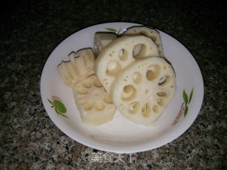 老藕排骨汤的做法步骤：2