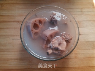 老藕排骨汤的做法步骤：6