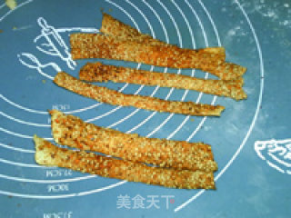 豆渣芝麻脆片的做法步骤：12