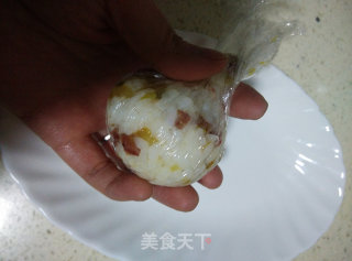 腊肠饭团的做法步骤：4