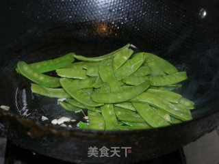 彩椒炒荷兰豆的做法步骤：3