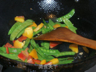 彩椒炒荷兰豆的做法步骤：4