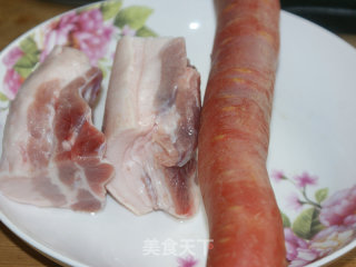 胡萝卜烧肉的做法步骤：1