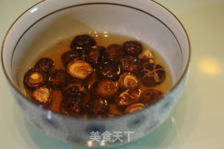 蚝油冬菇扒蛏子的做法步骤：1
