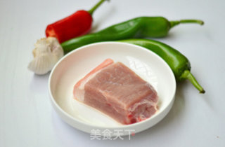 青椒肉丝的做法步骤：1