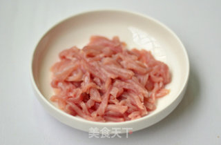 青椒肉丝的做法步骤：2