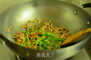 青椒肉丝的做法步骤：11