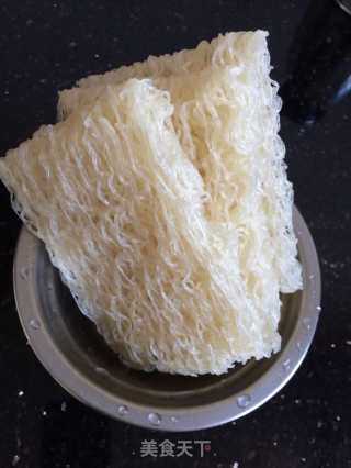 鸡蛋肉丸粉丝的做法步骤：1