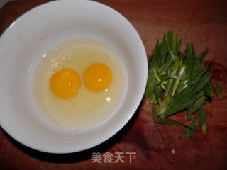 青蒜炒鸡蛋的做法步骤：2
