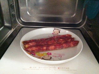 广式腊肠炒荷兰豆的做法步骤：3