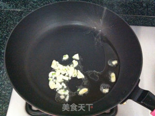 广式腊肠炒荷兰豆的做法步骤：5