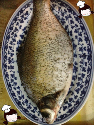 仙草阁私房菜（大鱼大肉）--腊月二十五（糖醋武昌鱼）的做法步骤：1