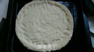 鲜虾腊肠批萨(配料随自己喜欢)的做法步骤：2