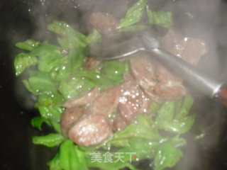 青椒炒腊肠的做法步骤：4