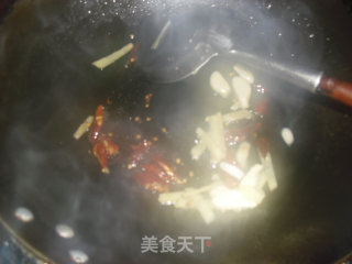 洋葱炒猪小肠的做法步骤：5
