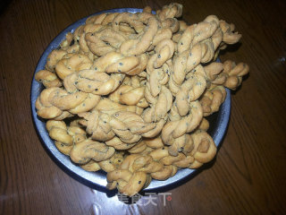 酥脆五香海鲜麻花的做法步骤：8