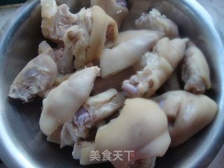 红酒焖猪蹄的做法步骤：4