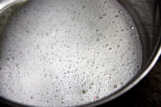 新年就要羊眉吐气—棉花糖羊杯子蛋糕的做法步骤：2