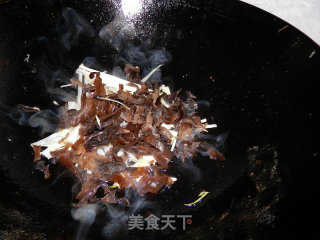 清炒木耳鸡蛋的做法步骤：4